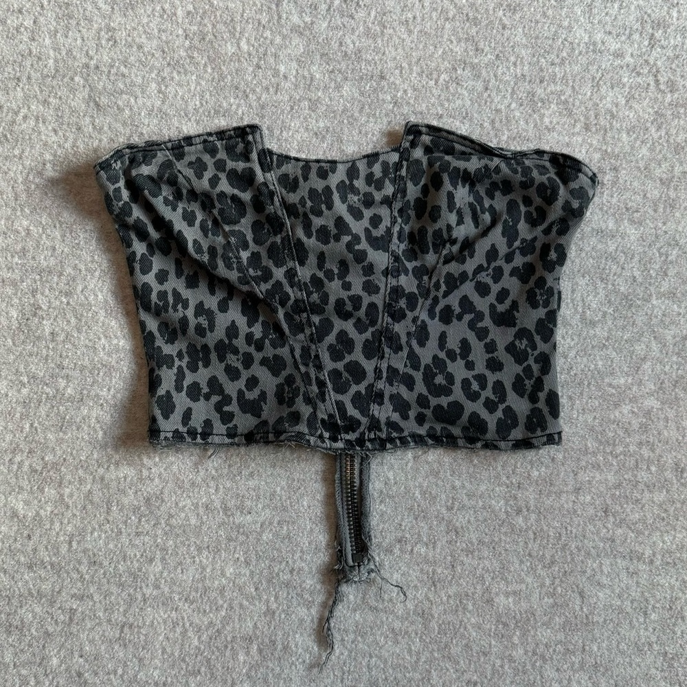 Blanco Y2k cheetah print / animal print corset top with zipper on the back